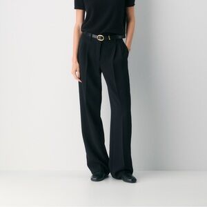 Aritzia The Effortless Pant – Size 10 – Black